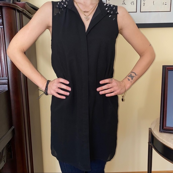 Sleeveless dress shirt w studded collar (size XS) - Picture 2 of 4